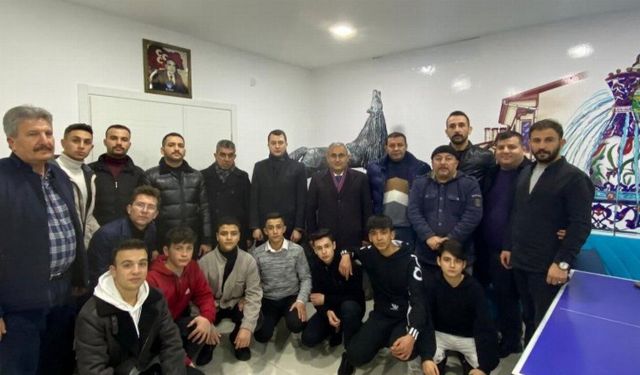 Başkan Işık Kütahya'da Ülkü Ocaklarını ziyaret etti 