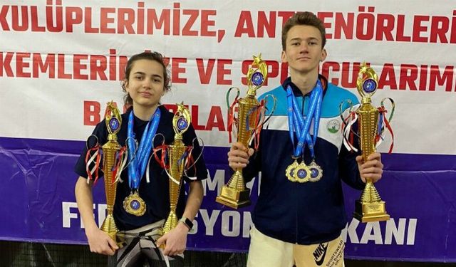 Bursa Osmangazi'nin milli tenisçilerinden çifte başarı