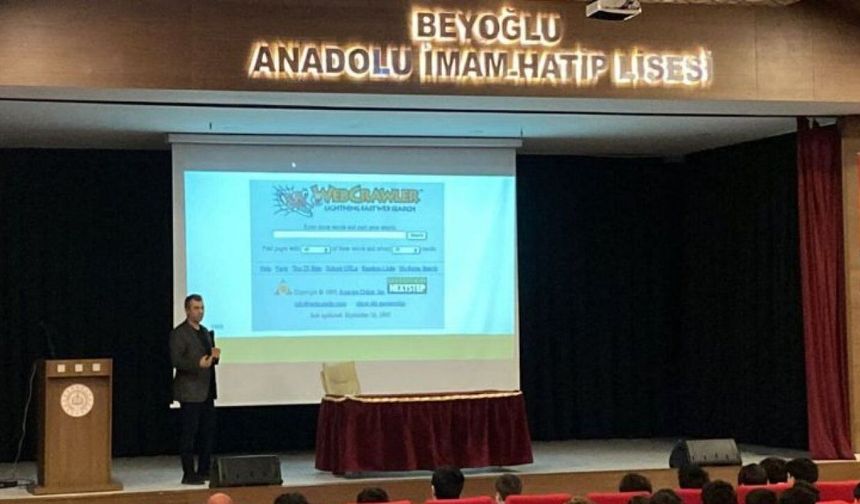 Gençlere 'dijital çağ'ın deneyimleri aktarıldı